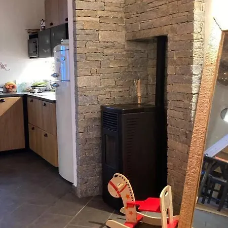 Casa In Pietra Al Di *